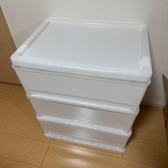 3段衣装ケースの画像