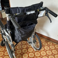 MiKi エアフィッツ プレミアム AFP-16 介助用車椅子 折りたたみ式の画像