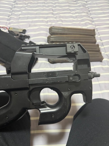 最終値下げです早い者勝ち電動ガン　P90セット