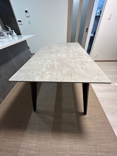 【定価の半額以下】マナベインテリアハーツ 160cm ダイニングテーブル セメント調 モダン スタイリッシュ【直接引取限定】