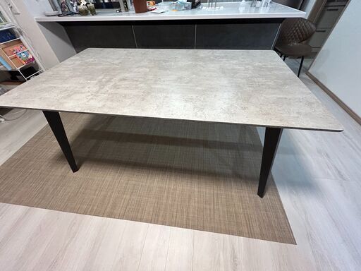 【定価の半額以下】マナベインテリアハーツ 160cm ダイニングテーブル セメント調 モダン スタイリッシュ【直接引取限定】