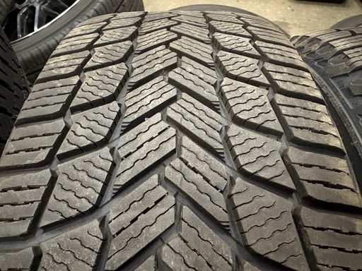 MAK ハイランズホイール 18インチ 18×8J 5H108 PCD+45 MICHELIN 235/60R18 4本 レンジローバー イヴォーク スタッドレスタイヤ 溝あり