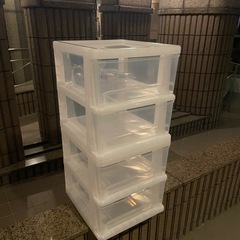 衣装ケース　中サイズ　クリア4段　便利なサイズの画像