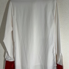 シャツ 白/赤 長袖の画像