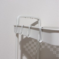 4段　収納ラック　アイボリー　プラスチック　フック4本付の画像