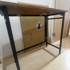 折りたたみテーブルの画像