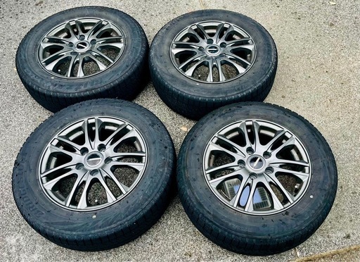 スタッドレスタイヤ　195/65R15