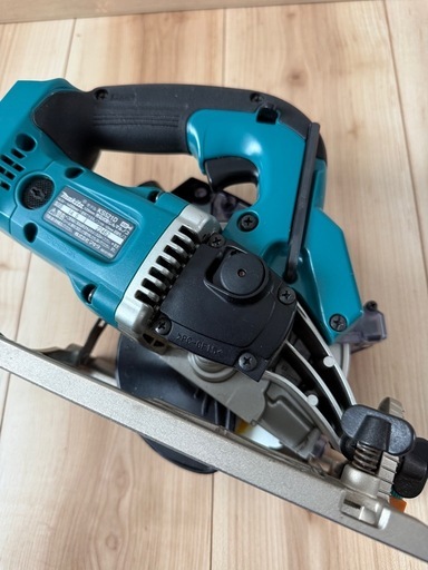 マキタ　丸ノコ　14.4V KS521D