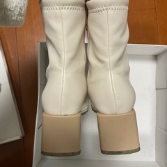 AS KNOW AS ショートブーツ Mサイズ（一部剥がれあり）の画像
