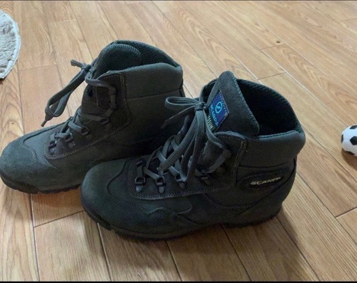 SCARPAの登山靴25.5センチ美品