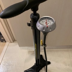 自転車 空気入れの画像