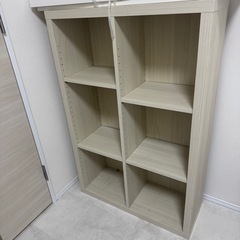 木目調の棚の画像