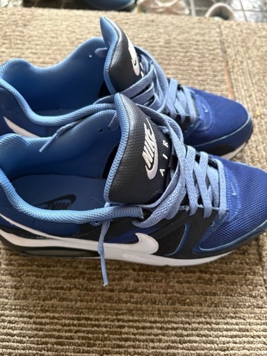 NIKE AIR MAX