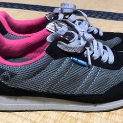 YONEX パワークッション　23.5㎝の画像