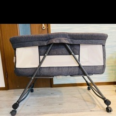 ベビーベッドの画像