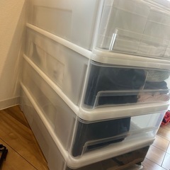 衣装ケースの画像