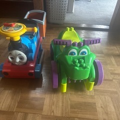 子供用 乗り物おもちゃ 2個セット 500円の画像