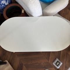 1250 円形白テーブルの画像