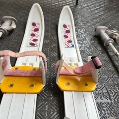 子供　プラスチックスキーの画像