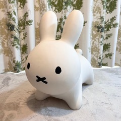 ブルーナボンボン ラビット　ホワイトの画像