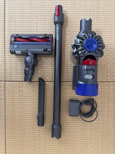 【お受け渡し決まりました】ダイソン　Dyson 掃除機　v7slim
