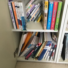 本棚　収納棚　
白い棚　扉付き収納　の画像