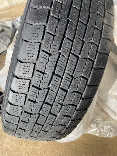 スタッドレスタイヤ185/65R15