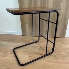 サイドテーブルの画像