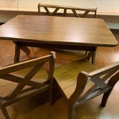 ダイニングテーブル　4点セットの画像