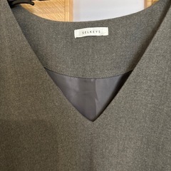 Ｖネックジャンパースカートグレーの画像