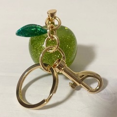 青リンゴチャームキーホルダーの画像
