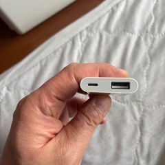 apple 純正　LightningとUSBーA両方接続できるコネクタの画像