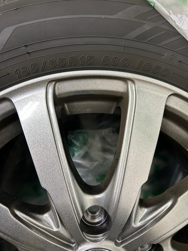 スタッドレスタイヤ「iceGUARD6 IG60」185/65R15