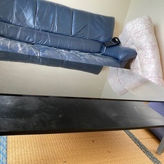 ガラステーブルの画像