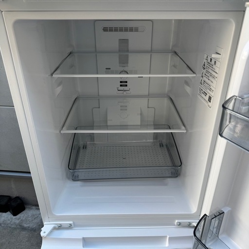 ?203⭐️2024年製美品★シャープ　冷蔵庫　右、左開き　自動霜取り　一人暮らし