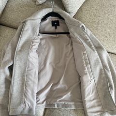 H&Mメンズライトグレーベージュジャケットの画像