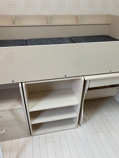 ニトリ
ロフトベッド（マットレス付き）デスク・収納一体型