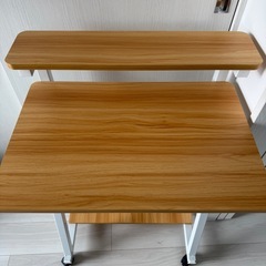 机／デスクの画像