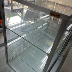 ⑬ガラスショーケース 3段. 簡易清掃済み 60×30×49の画像