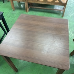 ダイニングテーブル 2人用 正方形 木目調 ブラウン 北欧 モダン おしゃれ 一人暮らし 作業台 机 シンプル コンパクト カフェ風 幅75cmの画像