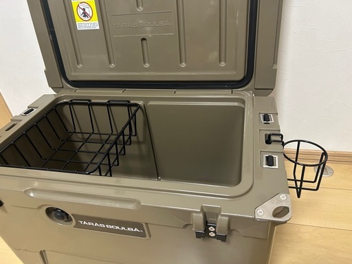TBクーラーＢＯＸ ４２L 
タラスブルバクーラーボックス