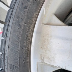 スタッドレスタイヤ　４本セット　 ホイール付きの画像