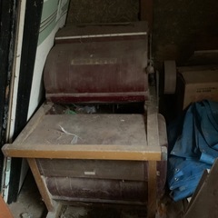 古民家残地物　レトロ木製家具　棚　脱穀機？の画像