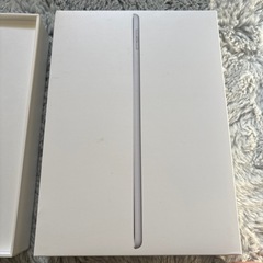 iPad 第6世代 Wi-Fi+Cellular 32GB シルバー SIMフリーの画像