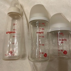 Pigeon 哺乳瓶6本セット、Combi 除菌じょーず、ほほえみ らくらくミルク アタッチメントの画像