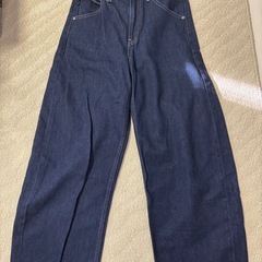 【最終価格】ユニクロ　バギーカーブジーンズ/丈短めの画像