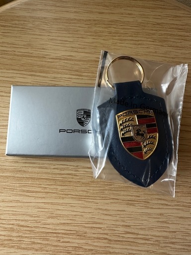 ポルシェ　純正クレストキーホルダー