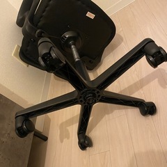 【お譲り先決まりました】キャスター付きワークチェアの画像
