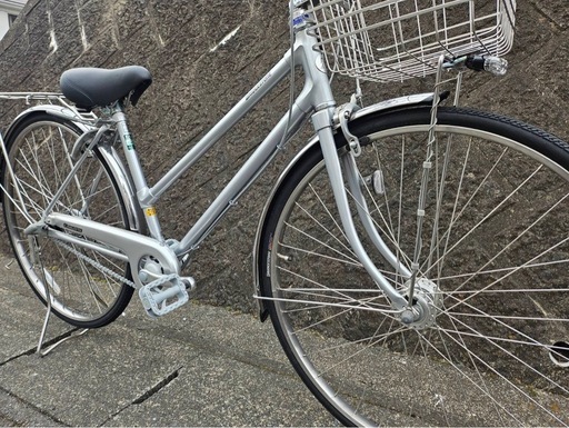 ほぼ新品⭐︎学生用自転車　ブリヂストン製27インチ　　　