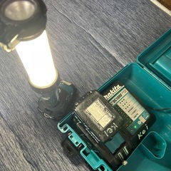 マキタ18v 
バッテリー✖️2  ランタン　急速充電器の画像
